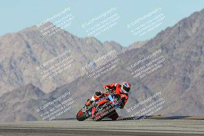 media/Dec-01-2025-Moto Forza (Mon) [[2daa91e15f]]/1-Advanced Group/Session 4 Turn 9/